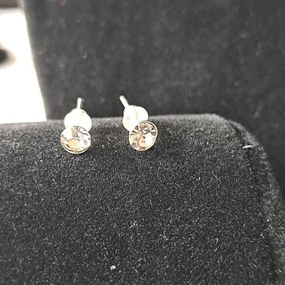 Cameo Necklace and Earring Set - Picture 2 of 8